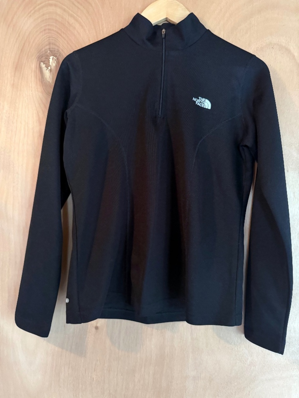 TNF Wins Quarter Zip, Black, Size M, Like New